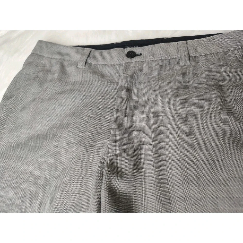 Travis Mathew Golf Shorts Men 36 Grey Textured Performance Flat Front 5‎ Pocket